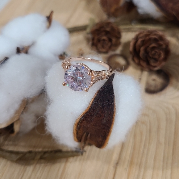 🩷💛NEW🩷💛 STUNNING!! Vintage 2.5kt Round CZ Ring in ROSE GOLD plating - Picture 9 of 14